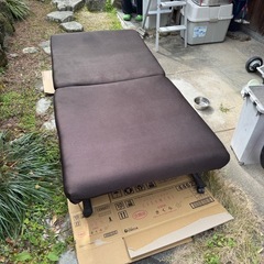 折りたたみベッドの画像