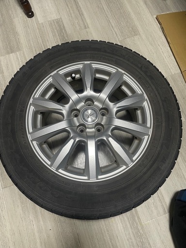 195/65R15のスタッドレスタイヤとホイールのセット
