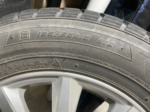 195/65R15のスタッドレスタイヤとホイールのセット
