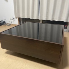 正方形　ガラス机の画像