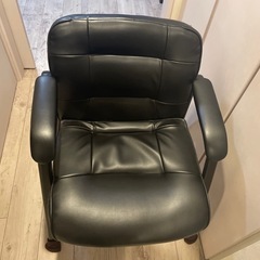 Amazonベーシック オフィスチェア（ブラック）の画像