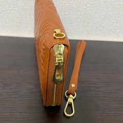花柄　エンボス加工　長財布　キャメルの画像