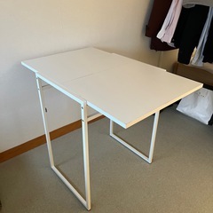 IKEA 折りたたみデスクの画像