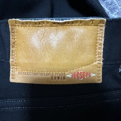 EDWIN ブラックジーンズの画像