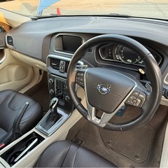 VOLVO V40 D4(ディーゼル)■車検2年■ワンオーナー■レザーシートの画像
