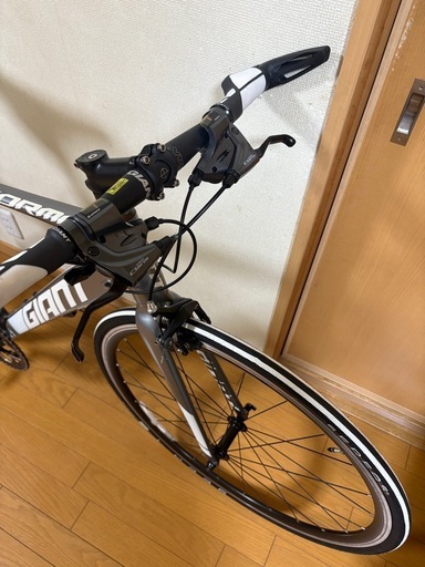 giant formaジャイアントフォーマのスロットバーロードバイクです。大変きれいな状態です。