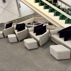 【T】高級2人掛けソファ オットマン ベロアクッション付き サイズ: 150 × 74 × 60（幅×奥行×高さ） の画像