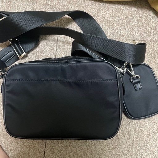 PRADAショルダーバッグ