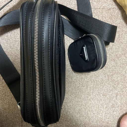PRADAショルダーバッグ
