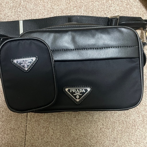 PRADAショルダーバッグ