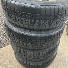 アルミホイールスタッドレスタイヤ付きの画像