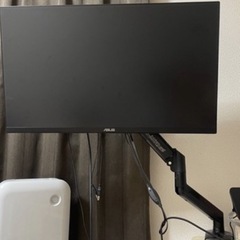 モニターアーム付き　ASUS 27インチ VG2791Rゲーミングモニターの画像