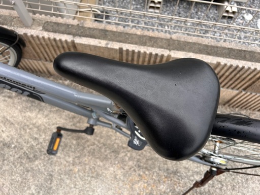 ノーパンクタイヤ　自転車