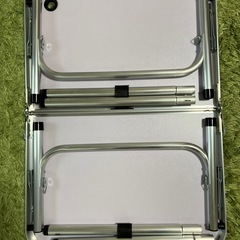 折りたたみテーブルの画像