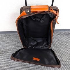  キャリーケース 伸縮式ハンドル の画像