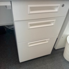 パソコンデスクの画像