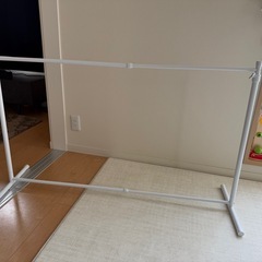ハンガーラックの画像