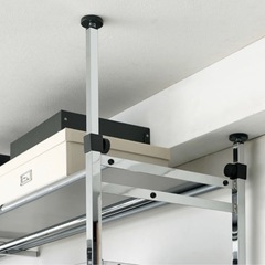 Shinevarie（シャインバリエ）突っ張りハンガーラック・クローゼットラックの画像