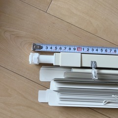 アルミ ブラインド 突っ張り アイボリー
の画像