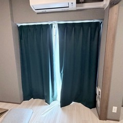 カーテン、物干し竿を立てかけるもの、つっぱり棒の画像