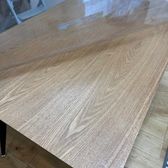 ダイニングテーブルの画像