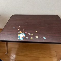 折りたたみテーブルの画像