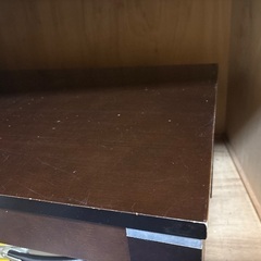 【0円】ローテーブル　センターテーブル(早い方優先)（120×60×40）引き取り希望ローテーブルを無料でお譲りします。  ・サイズ：120×60×40cm ・天板に使用感あり(好きな色に塗るのもいいと思っていました) ・使用には問題ありません  【受け渡し】 ・3月24日まで ・千歳烏山駅、仙川駅付近 ・駅付近や自宅マンション前でのお渡し（搬出はお手伝いできる範囲で対応可能）  大型のため、車で取りに来られる方でお願いいたします。 早い方優先とさせていただきます。 。の画像