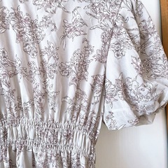 ★ほぼ新品★ ワンピース　花柄　Mの画像