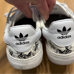 Disney スニーカー　25.5センチの画像