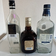 ウイスキーの空き瓶
の画像