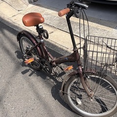 折り畳み自転車の画像