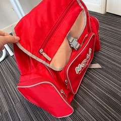 赤のリュックサック　遠足の画像