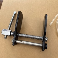 (取引中
)ブレーキピストンを戻す工具、エア抜き用逆止弁の画像