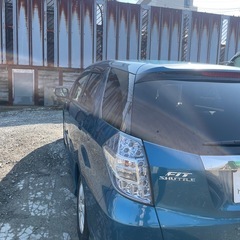 本田フィット　シャトル　ハイブリッドの画像