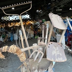 一本100円/まとめて1500円 / 農具 鍬 鎌 鶴嘴 鋸 トンカチ シャベル など 色々あります。の画像