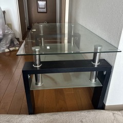 ガラスの机の画像