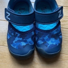 ニューバランス　サンダル　16センチの画像