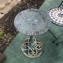 ガーデンテーブルの画像