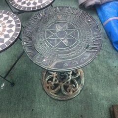 ガーデンテーブルの画像