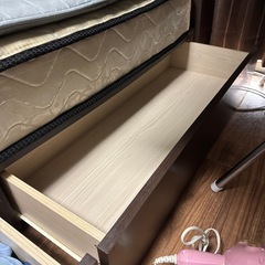 ベットセミダブルマットレス付きの画像