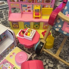 メルちゃん　ポポちゃん　　おもちゃ　　ベビーカー　救急車　　冷蔵庫　家の画像
