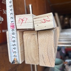 垂木2本長さ2m前後2×4？3本長さ180cm前後5本セットの画像
