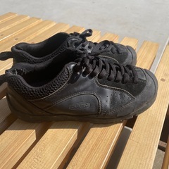 KEEN スニーカーの画像