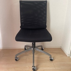 黒 メッシュ オフィスチェアの画像