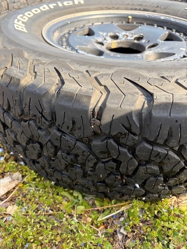 デリカ　PCD139.7 6穴ホイール　30x9.50R15LT BFグッドリッチ