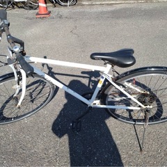 自転車　クロスバイクの画像