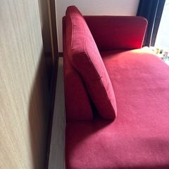赤色ソファ
の画像