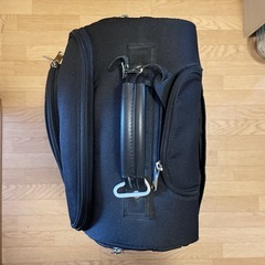 adidas キャリーバッグの画像