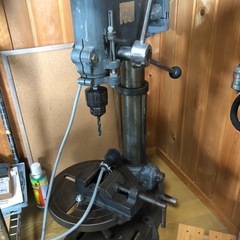 少し大きめのボール盤の画像