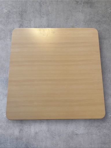 【美品】TON ウィンザーダイニングテーブル 正方形 ナチュラル色